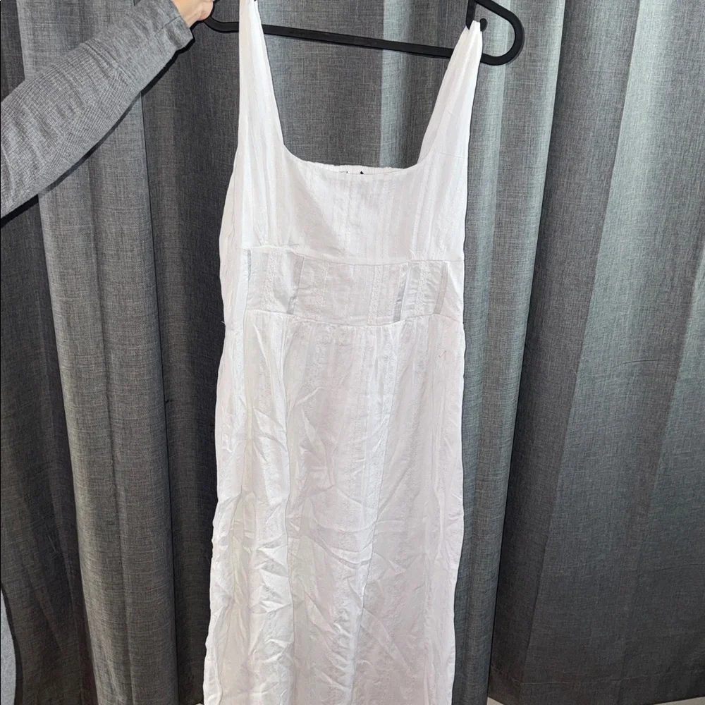 Women’s White Dress
